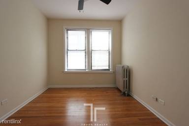 Main picture of 426-36 W Surf St Apartments