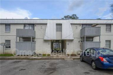 Main picture of 425 Oakwood Ave