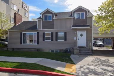 Main picture of 686 Darwin Ave