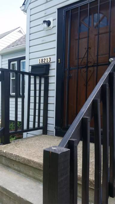 Main picture of 18213 Puritas Ave