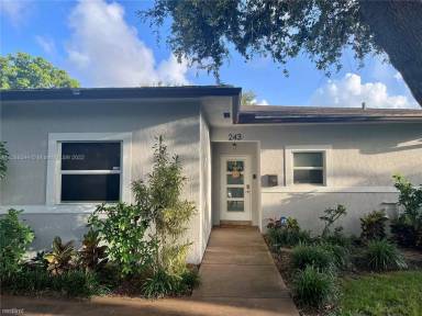 Main picture of 243 SW 5th St