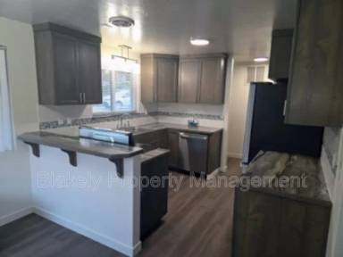 Main picture of 2118 S Roosevelt St