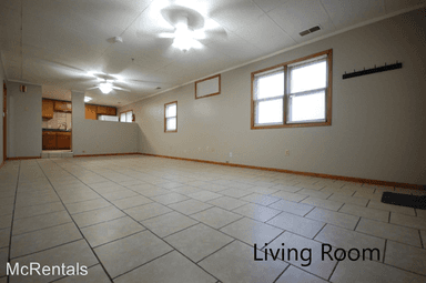 Main picture of 2219-22195 E 1st St