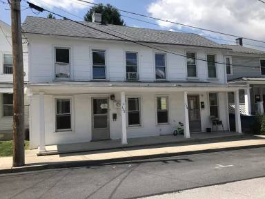 Main picture of 122 N Penn St