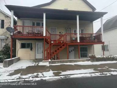 Main picture of 121 Sand St