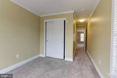 Main picture of 833 Ramsay St
