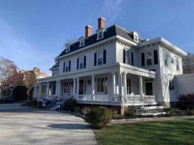 Main picture of 412 Bellevue Ave