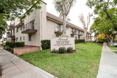 Main picture of 421 N Kenneth Rd