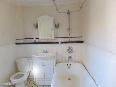 Main picture of 218 Orchard St