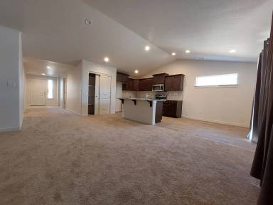 Main picture of 1013 W Maple Dr
