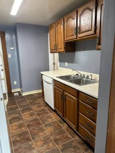 Main picture of 3333 Parkview Ave