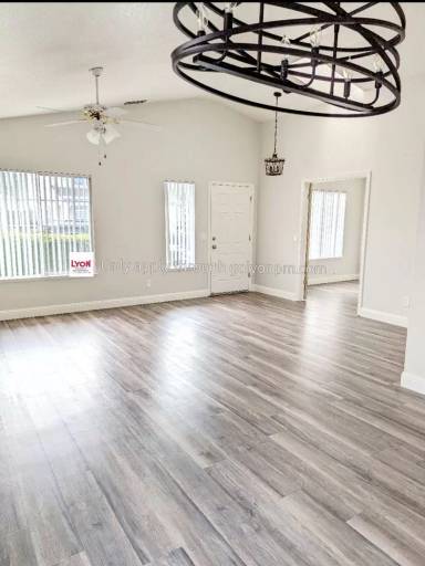 Main picture of 7851 Crestleigh Ct