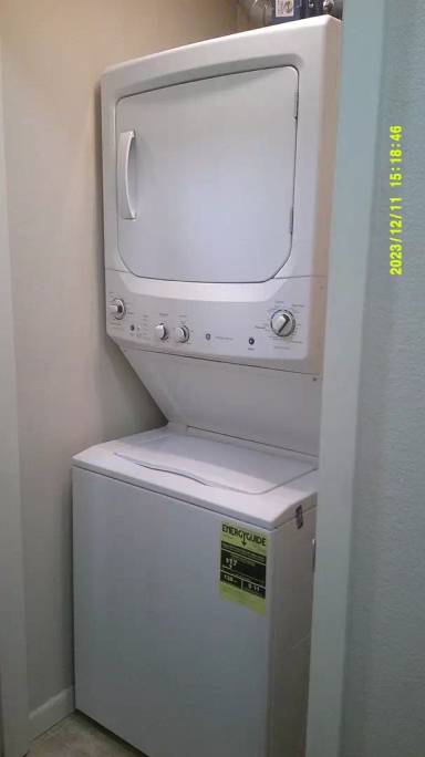 Main picture of West Oaks Condominiums
