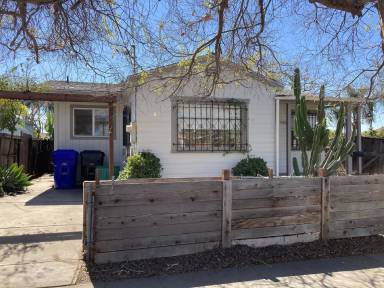 Main picture of 4605 Landis St