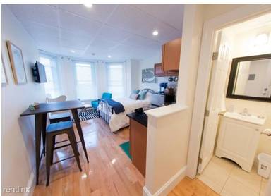 Main picture of 302 Newbury St
