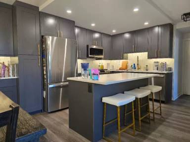 Main picture of 40 E Cedar St