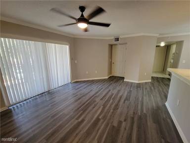 Main picture of 2433 Centergate Dr