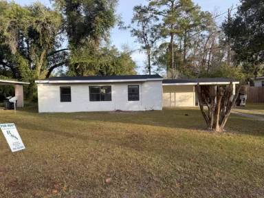 Main picture of 802 Apache St