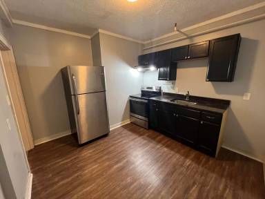 Main picture of 159 Elm St