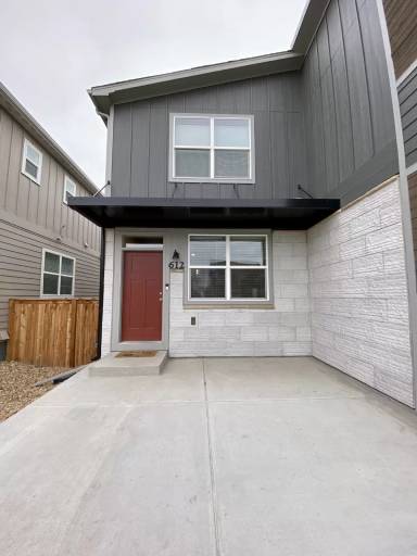 Main picture of 688 Grand Market Ave