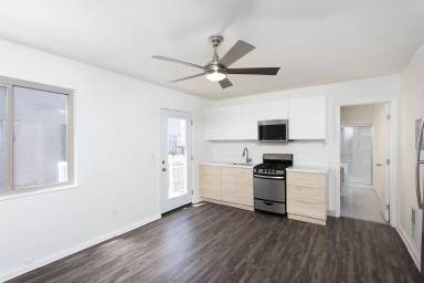 Main picture of 7427 Herschel Ave