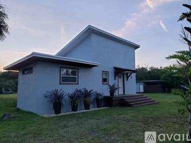 Main picture of 868 Bay Dr