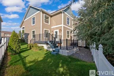 Main picture of 11 Muskrat Dr