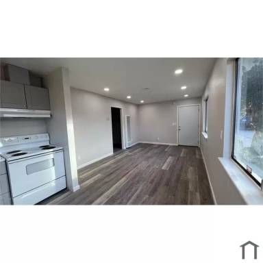 Main picture of 210 E Romie Ln