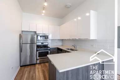 Main picture of 2700 W North Ave