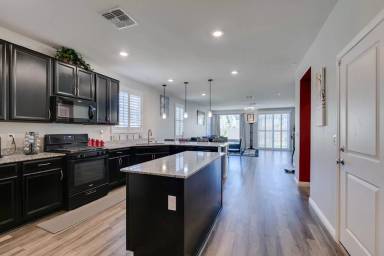 Main picture of 3496 Calentina Ave