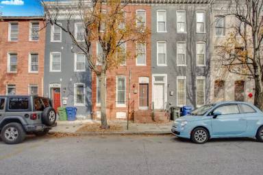 Main picture of 2808 Parkway