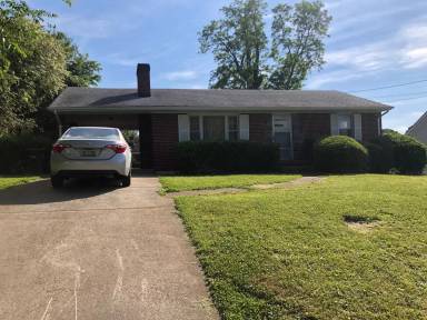 Main picture of 905 Johnson Rd
