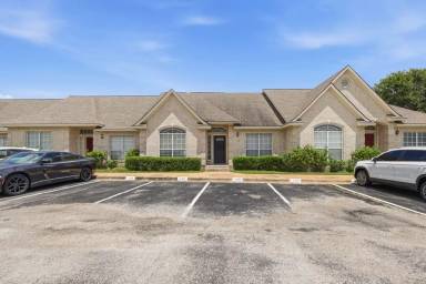 Main picture of 239 Navarro Dr