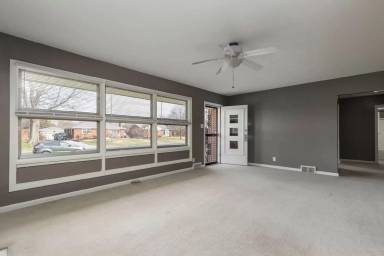 Main picture of 3706 Chevy Chase Rd