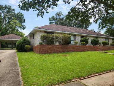 Main picture of 426 Carriage Way