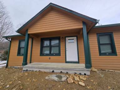 Main picture of 1263 Balm Hwy