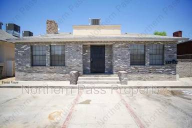 Main picture of 3403 Pershing Dr