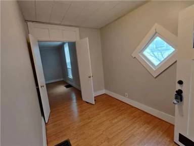 Main picture of 406 W Franklin St