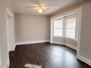 Main picture of 819 Bates St SE
