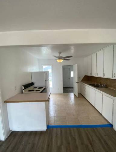 Main picture of 190 Carney St