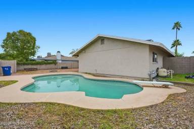 Main picture of 4526 S Terrace Rd