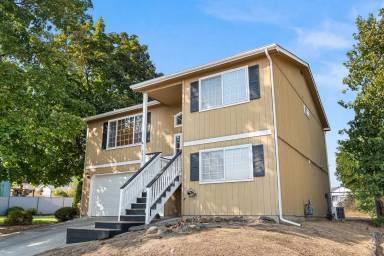 Main picture of 3417 E 36th Ave
