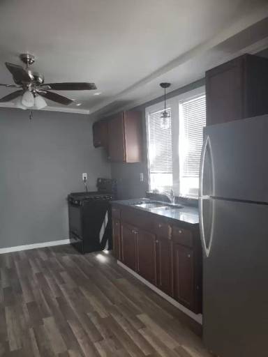 Main picture of 9211 S Clyde Ave