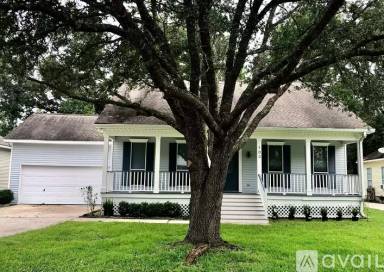 Main picture of 103 Woods Dr