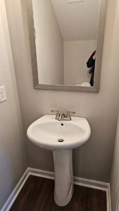 Main picture of 833 Cumberland Dr