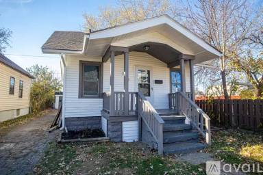 Main picture of 3712 W 103rd St