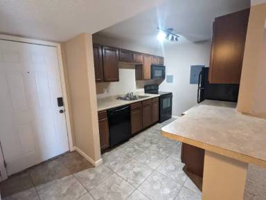 Main picture of 1745 W 24th St