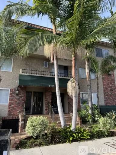 Main picture of 1755 Purdue Ave