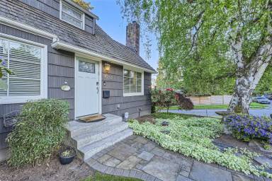Main picture of 6202 38th Ave NE
