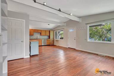 Main picture of 6930 Rovenna St